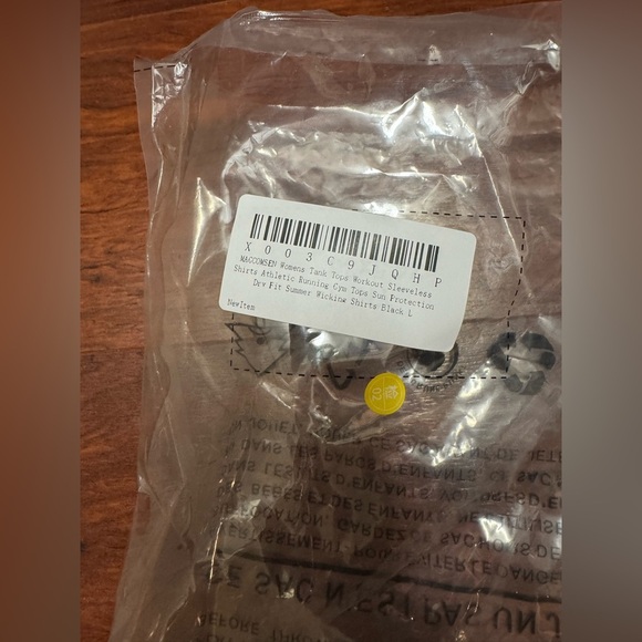 Elegant Black Sleeveless Tank Top - Picture 2 of 6